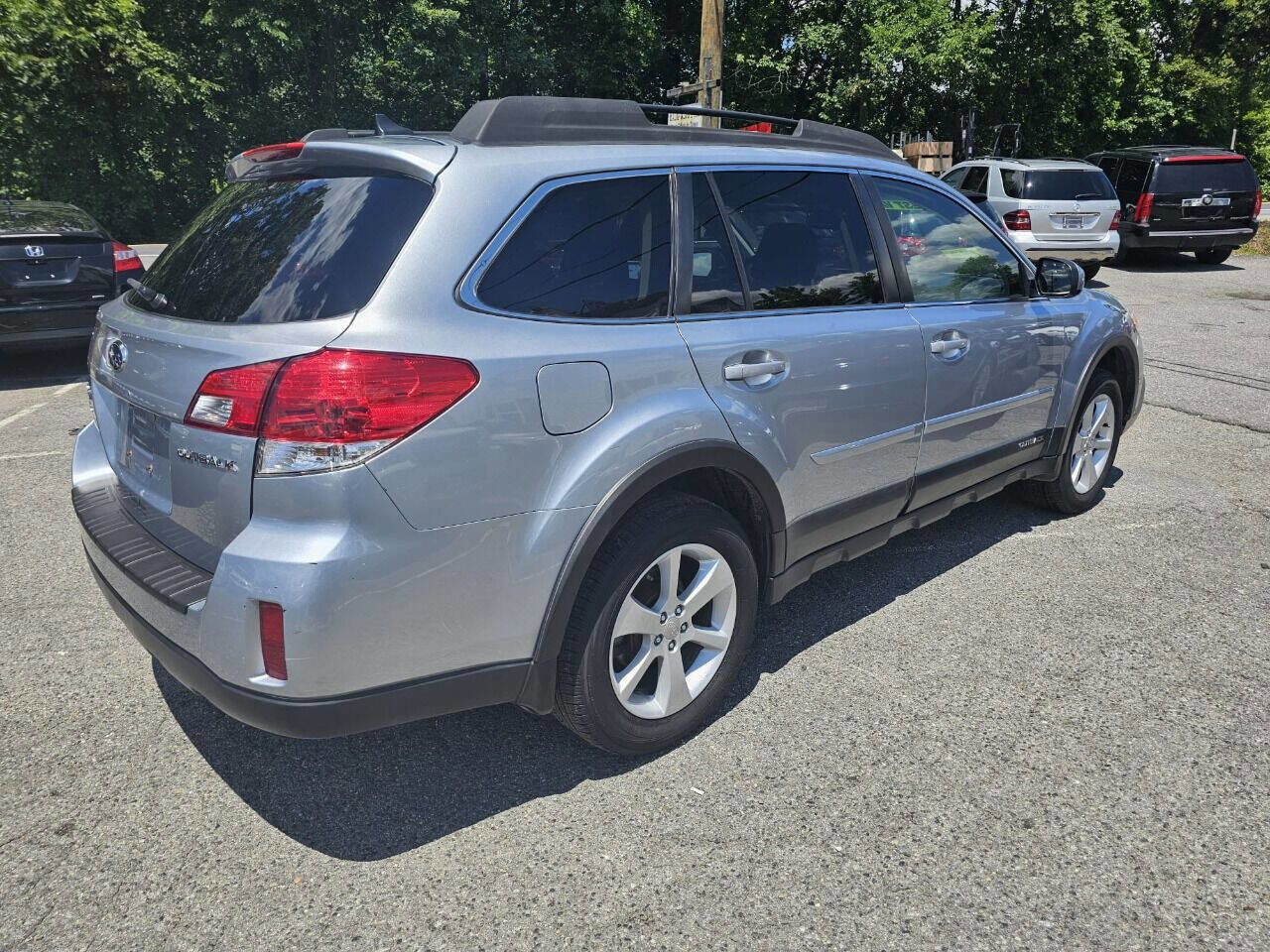 Used 2014 Subaru Outback 2.5i Premium w/ Moonroof Package image 6