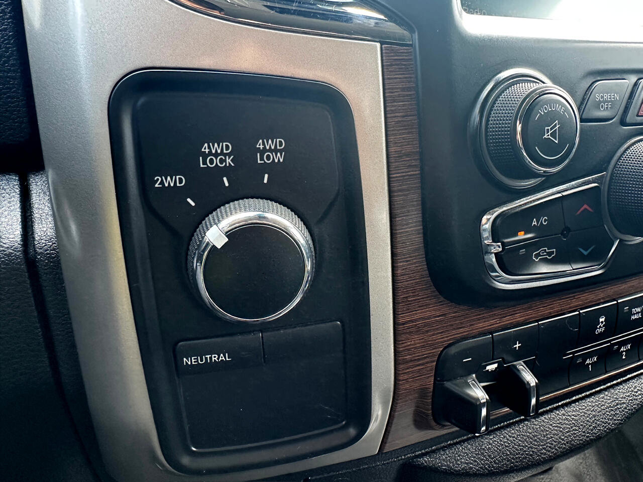 Used 2017 RAM 2500 Laramie w/ Sport Appearance Group image 39