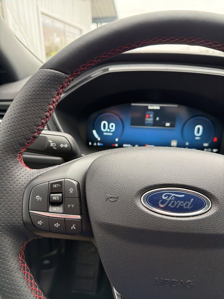 Used 2025 Ford Escape ST-Line Elite image 18