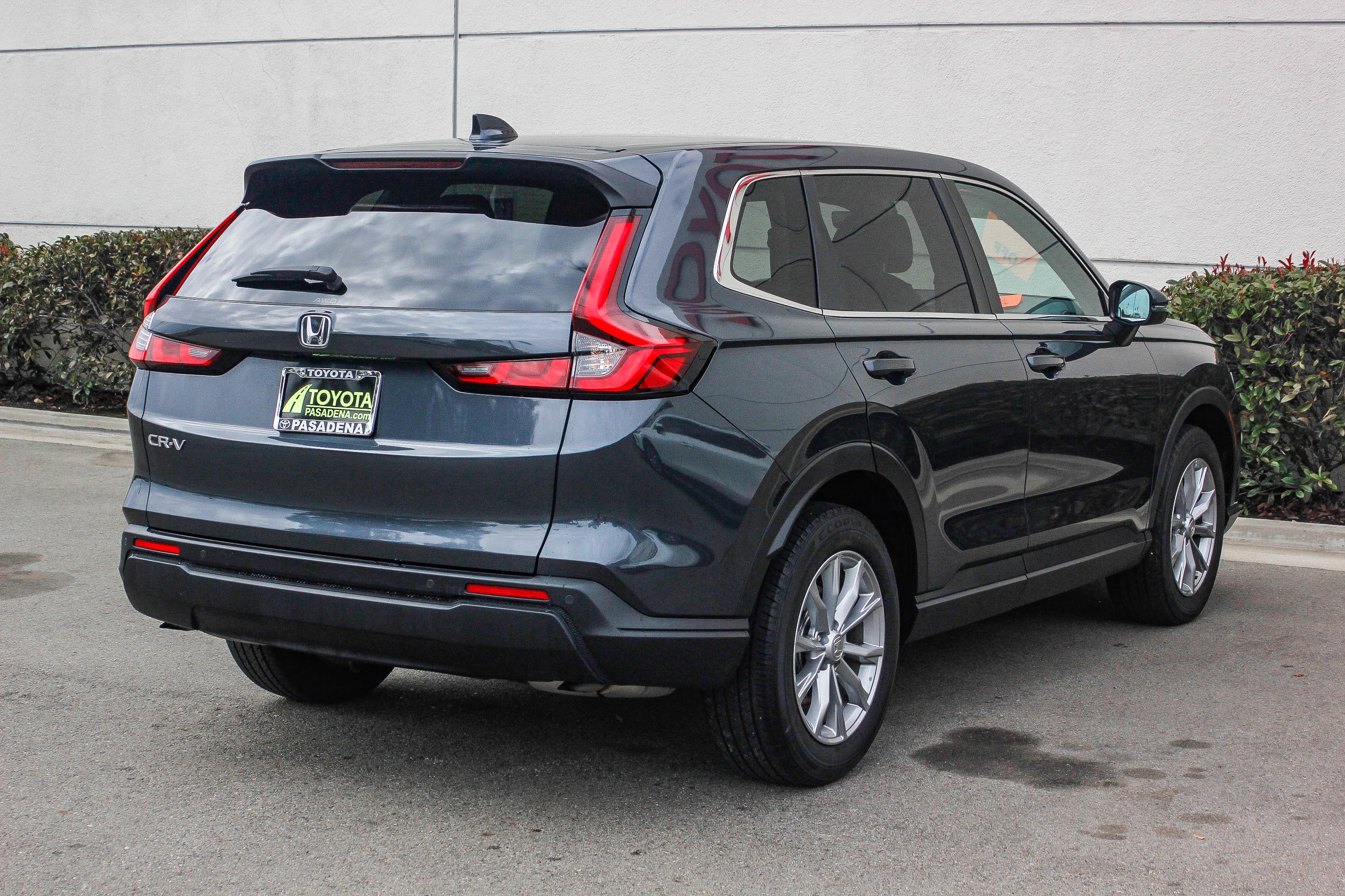 Used 2025 Honda CR-V EX-L image 6