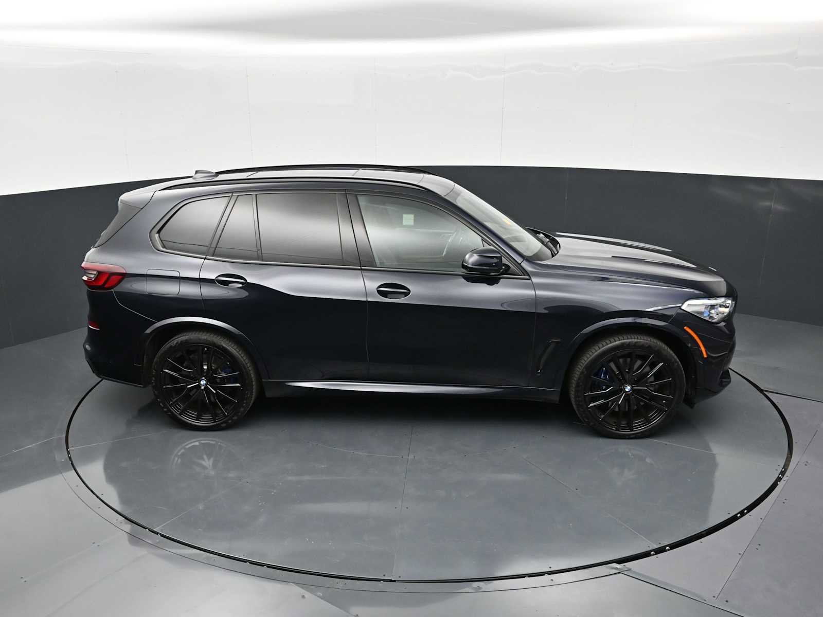 Used 2023 BMW X5 M50i w/ Executive Package image 19