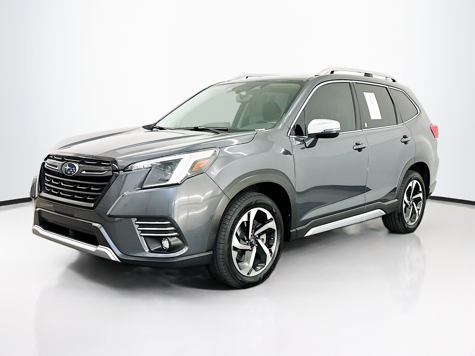 Used 2023 Subaru Forester Touring AWD/4WD image 3