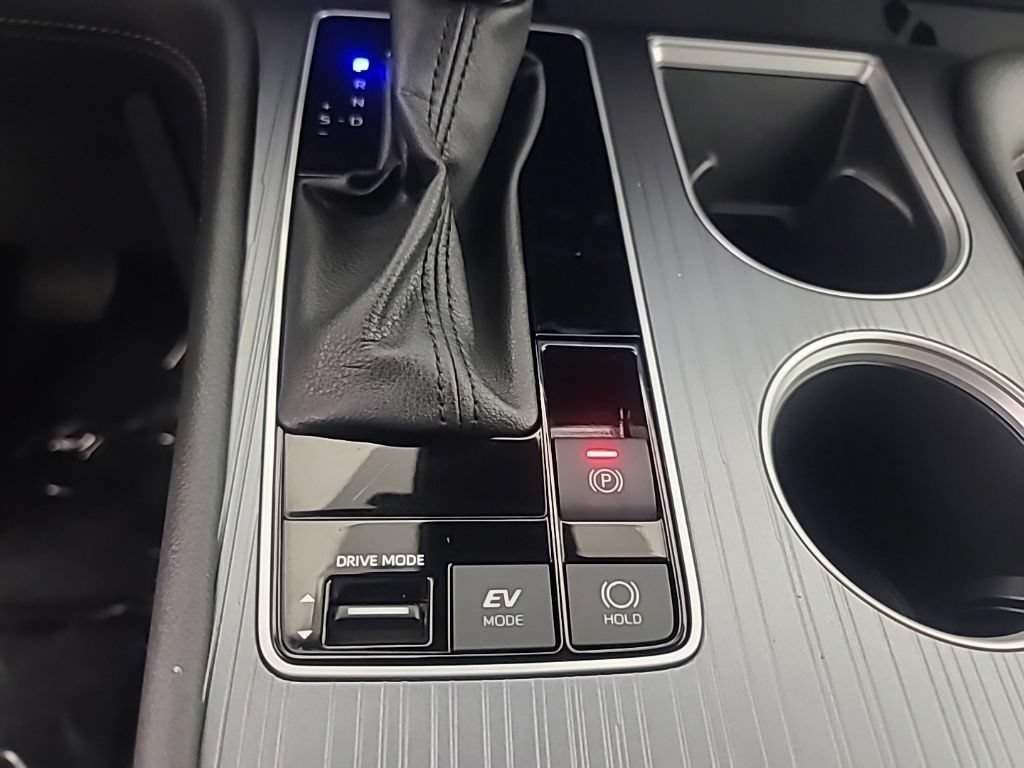 Used 2025 Toyota Sienna XLE FWD image 41