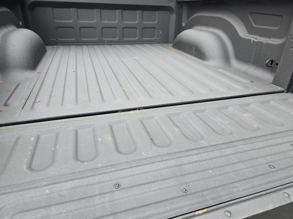 Used 2015 RAM 1500 Laramie w/ Convenience Group AWD/4WD image 17