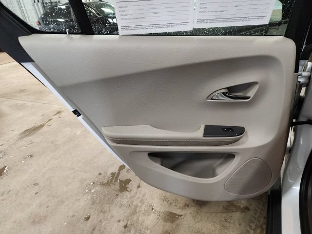 Used 2015 Chevrolet Volt Premium w/ Premium Trim Package FWD image 26