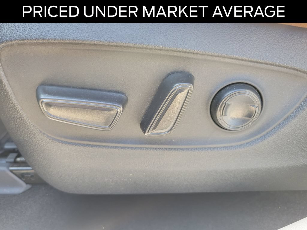 Used 2022 Toyota Highlander Platinum AWD/4WD image 19