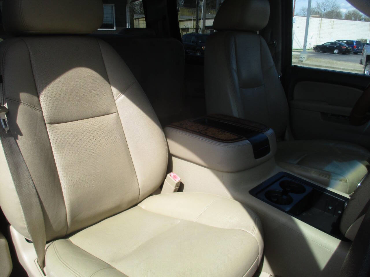 Used 2013 Chevrolet Silverado 2500 LTZ w/ LTZ Plus Package image 39