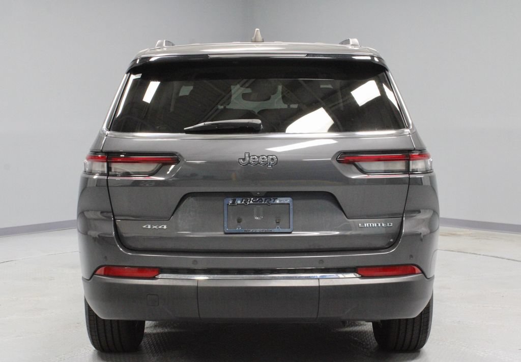 Used 2023 Jeep Grand Cherokee L Limited w/ Trailer Tow Group (B) AWD/4WD image 12