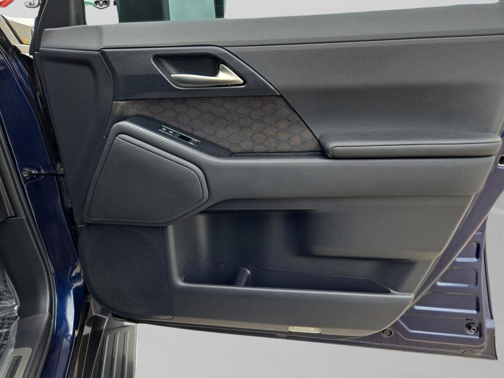 Used 2024 Lexus GX 550 w/ Accessory Package (2T) image 30