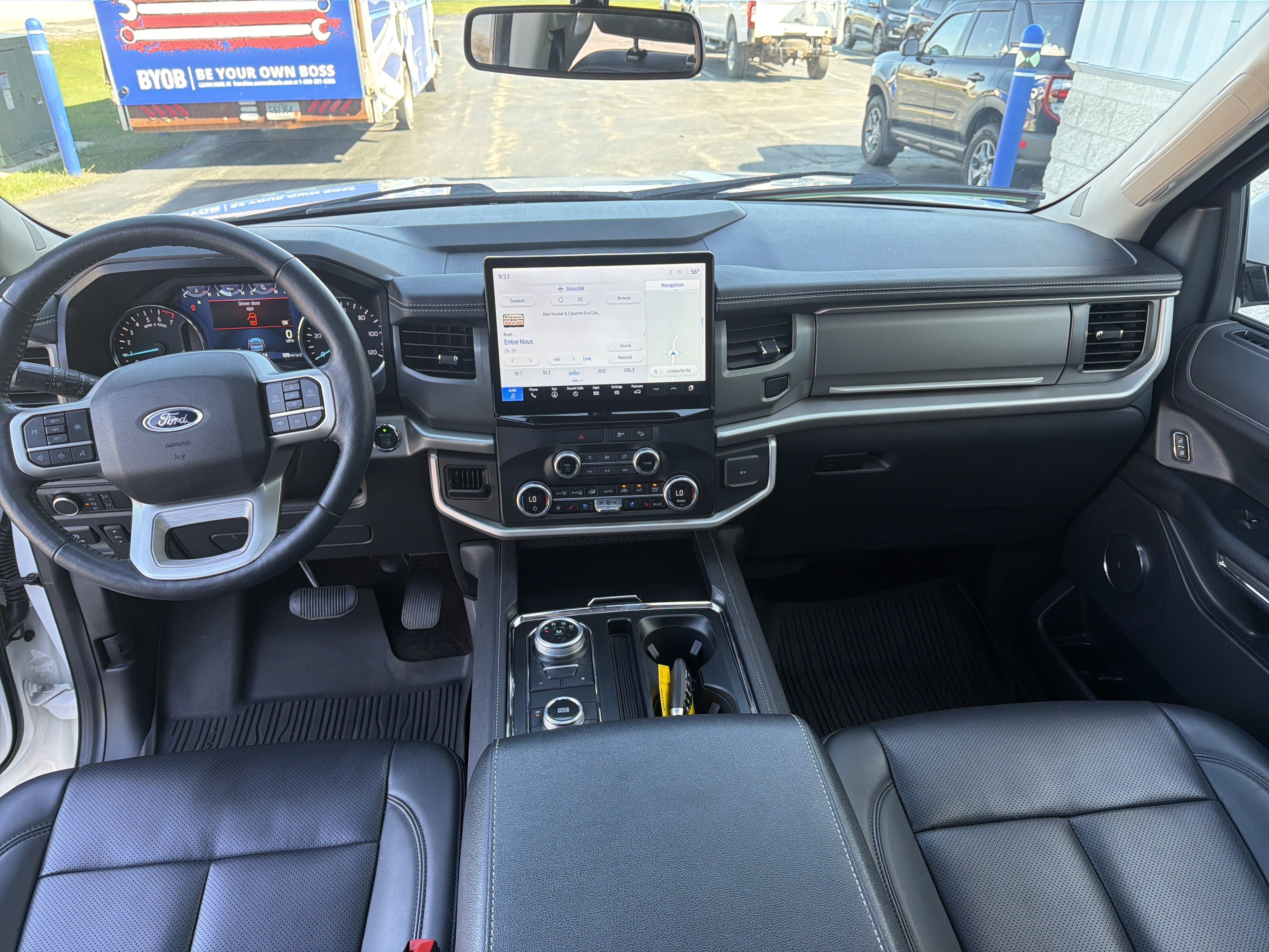 Used 2023 Ford Expedition XLT AWD/4WD image 28