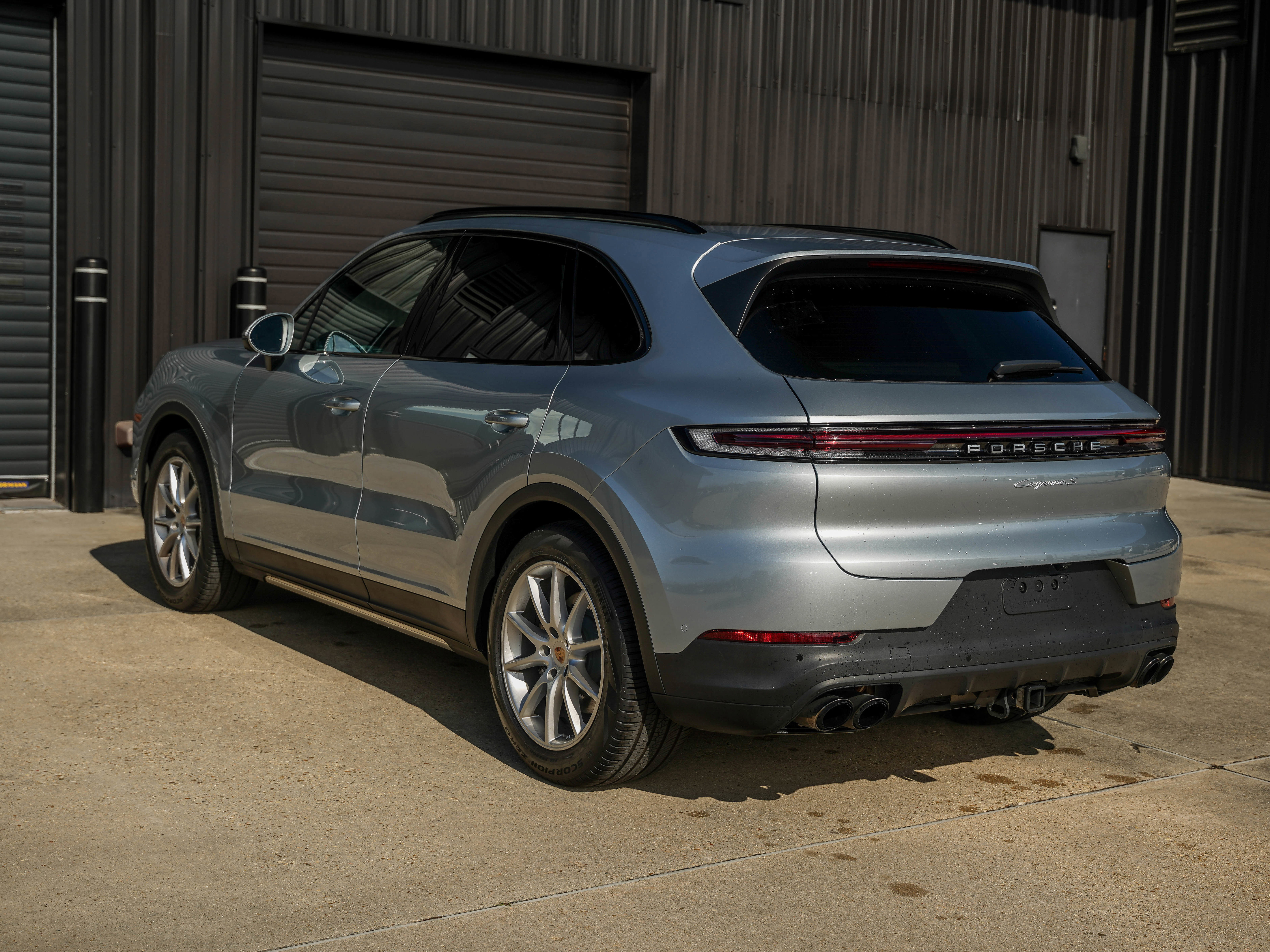 Certified 2025 Porsche Cayenne S image 3