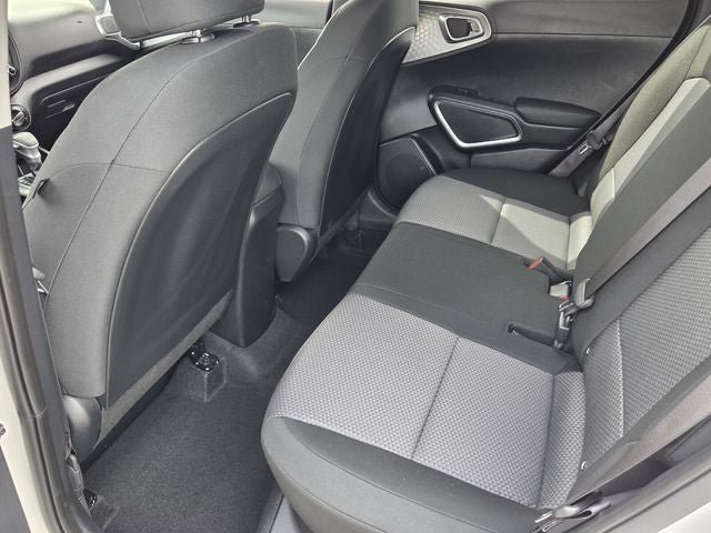 Used 2025 Kia Soul LX w/ LX Technology Package FWD image 34