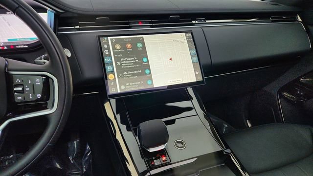 Used 2025 Land Rover Range Rover Sport SE image 45