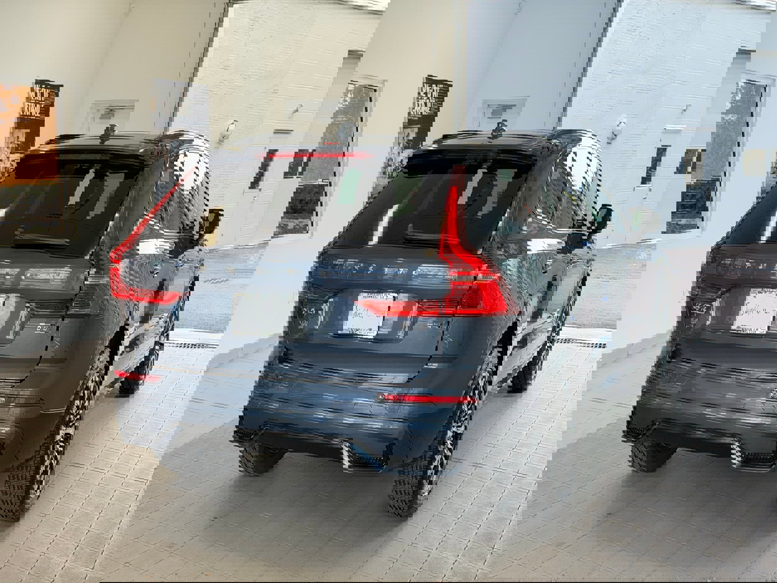 Certified 2025 Volvo XC60 B5 Core w/ Climate Package image 6