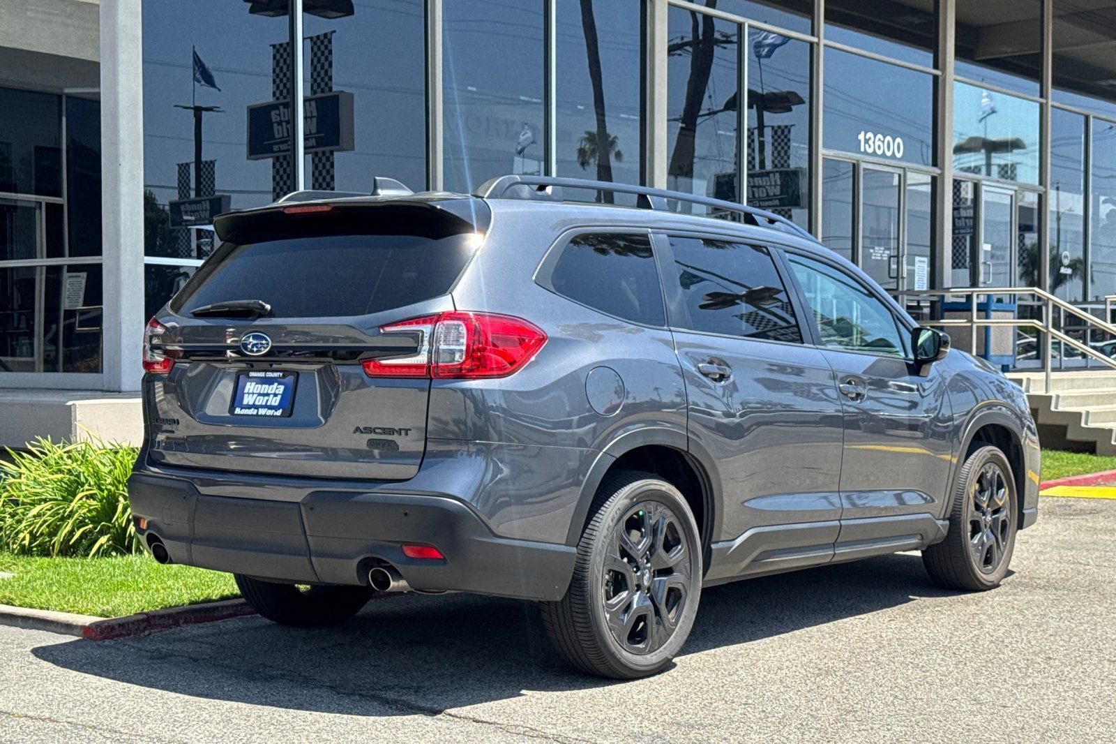 Used 2024 Subaru Ascent Onyx Edition AWD/4WD image 5