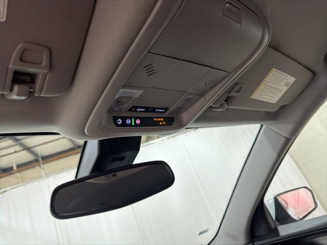 Used 2024 GMC Terrain SLE FWD image 18