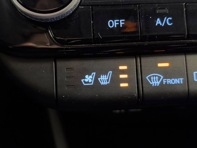 Certified 2025 Hyundai Elantra Limited image 8