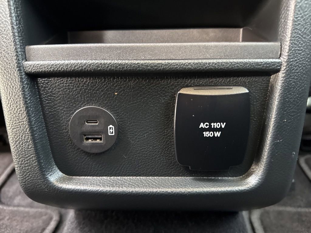 Used 2021 Ford Edge Titanium image 19