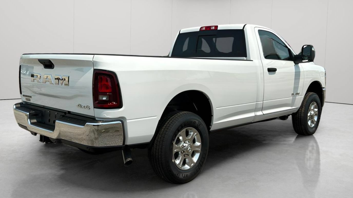 New 2026 RAM 2500 Big Horn AWD/4WD image 3