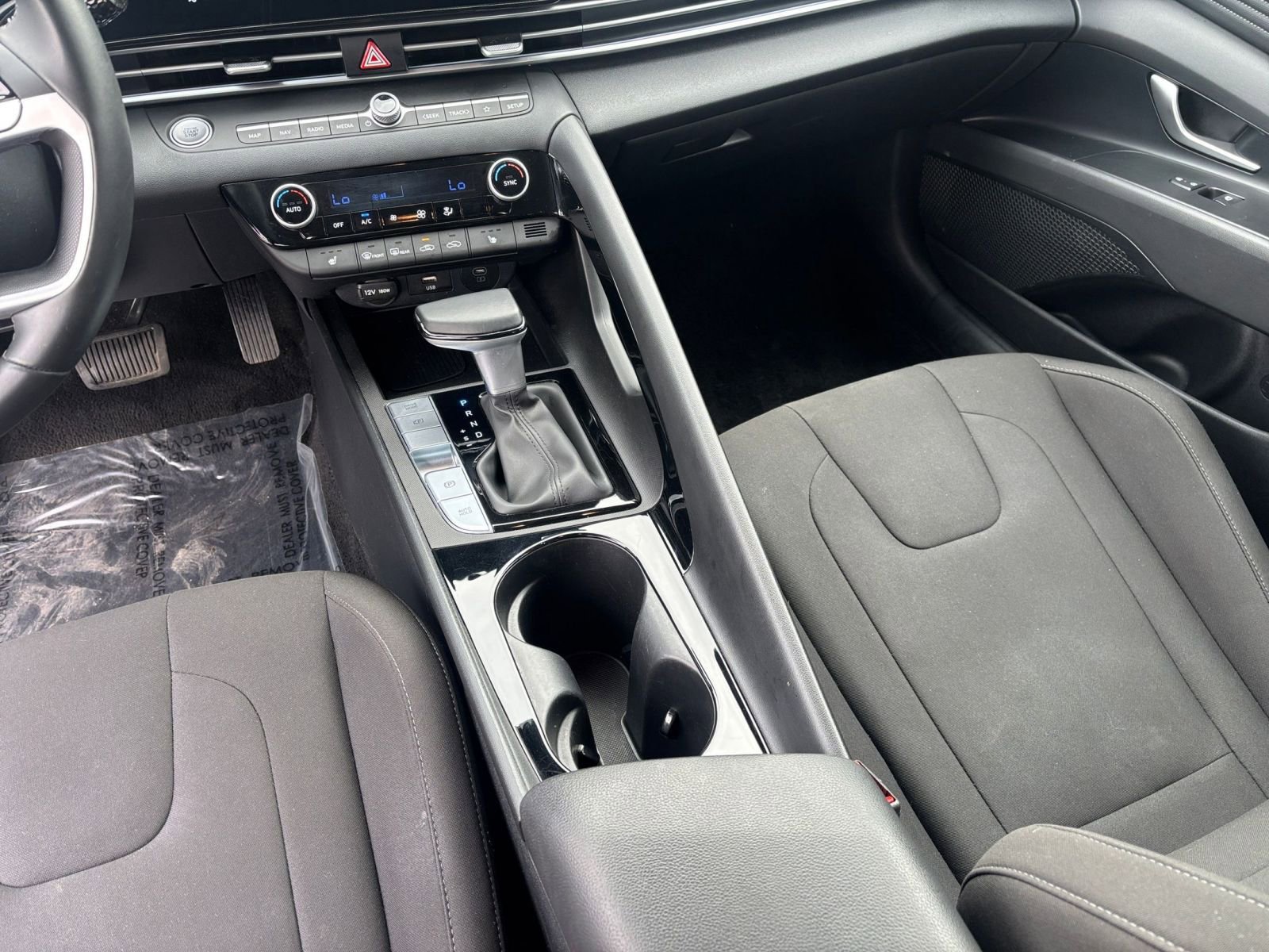 Used 2025 Hyundai Elantra SEL FWD image 44