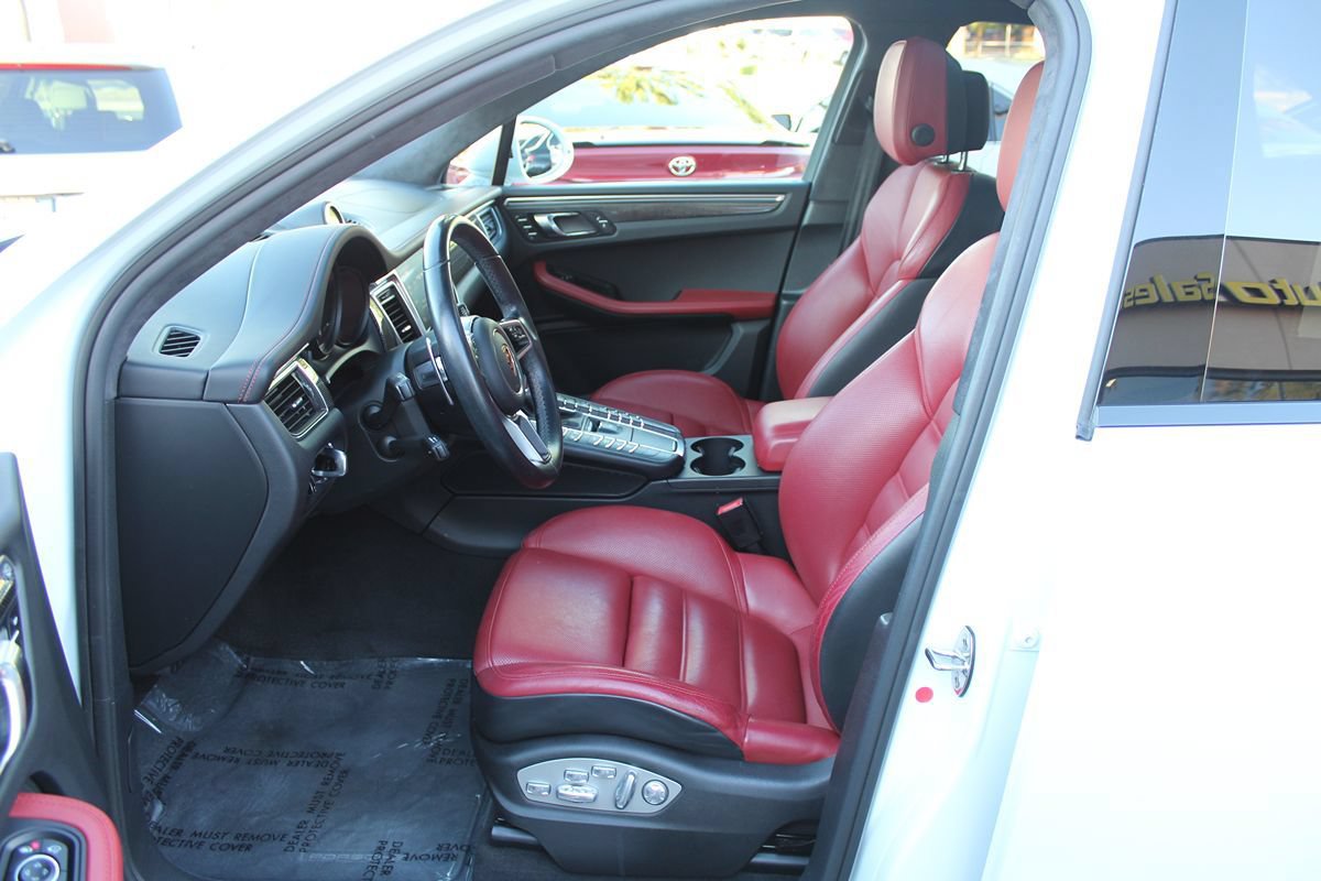 Used 2017 Porsche Macan Turbo AWD/4WD image 21