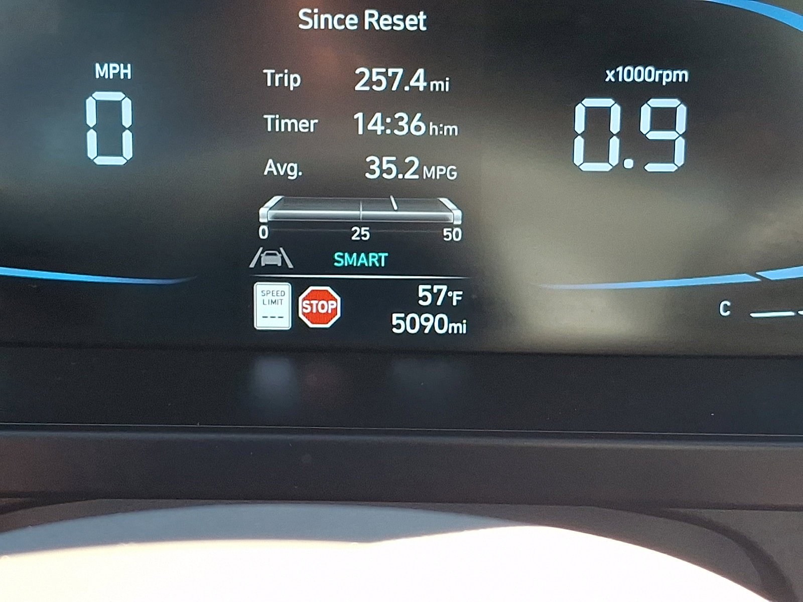 Certified 2025 Hyundai Elantra Sport FWD image 19