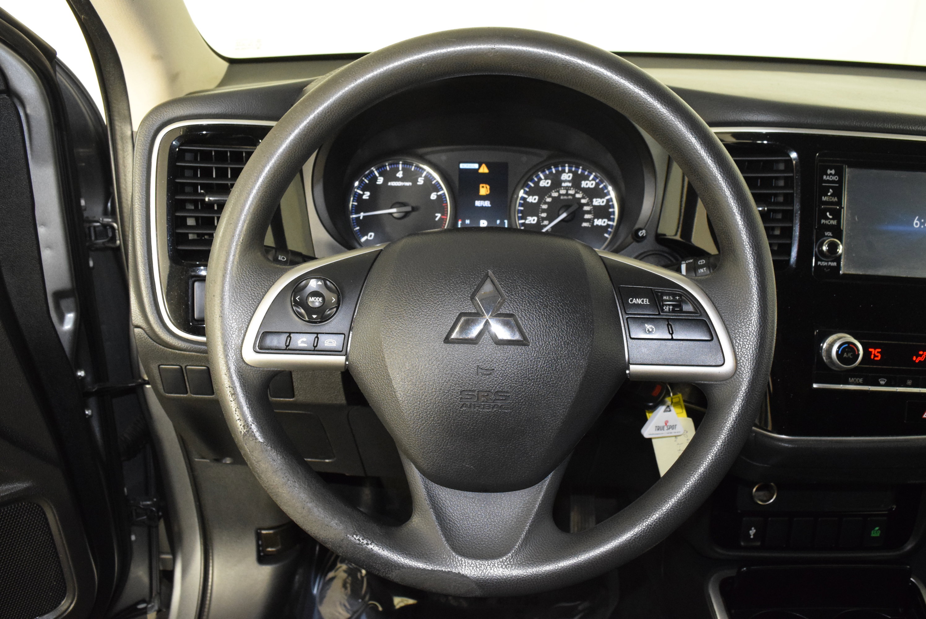 Used 2020 Mitsubishi Outlander ES image 14