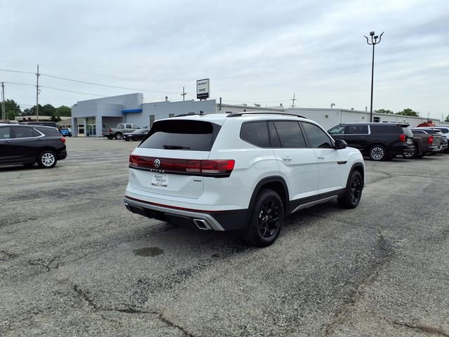 Used 2025 Volkswagen Atlas Peak Edition SE AWD/4WD image 23