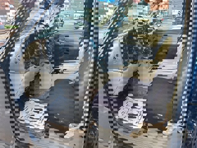 Used 2000 Chevrolet Suburban LS w/ LS Preferred Equipment Group image 16