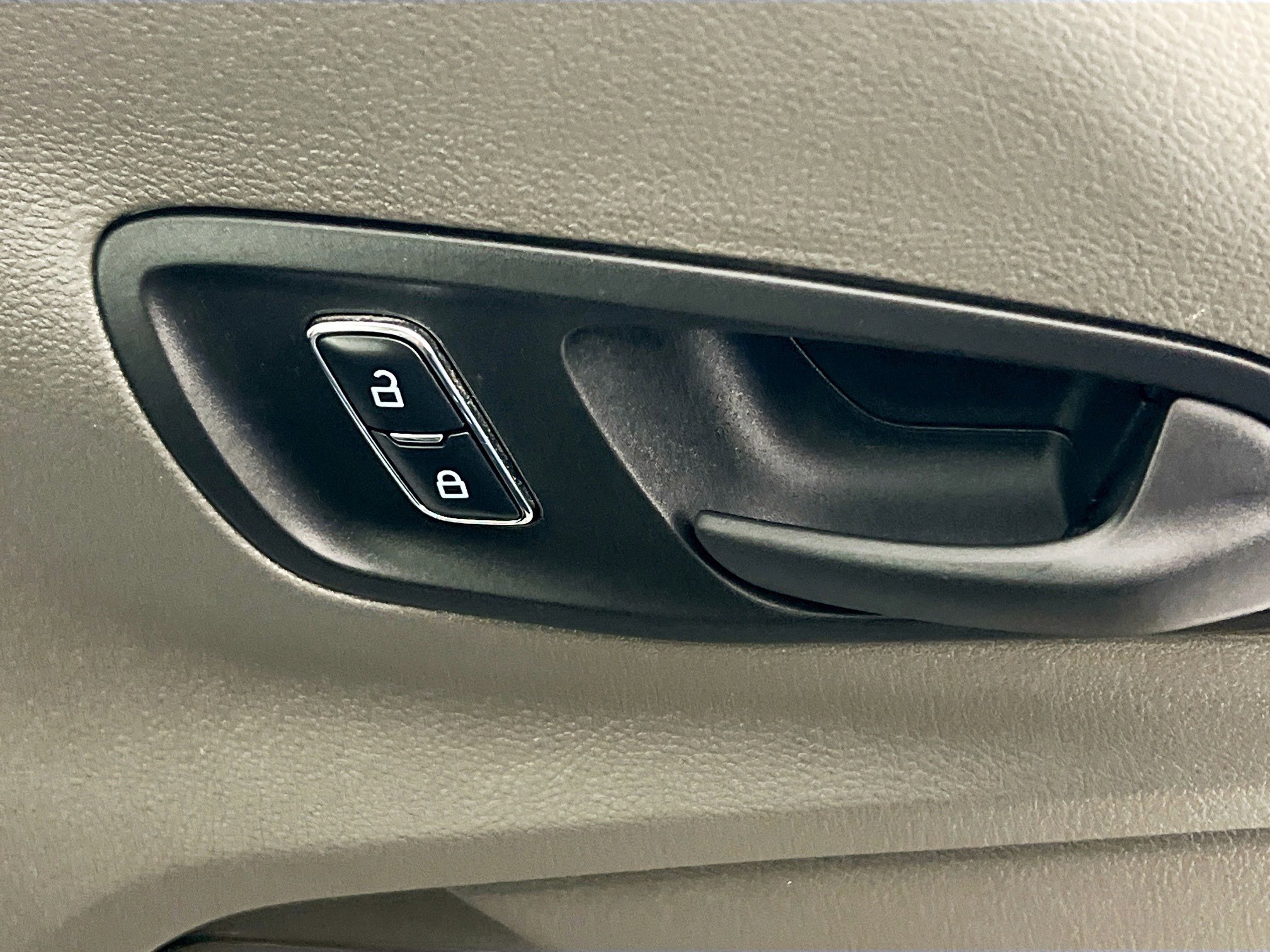 Used 2024 Ford Transit 350 XLT image 30