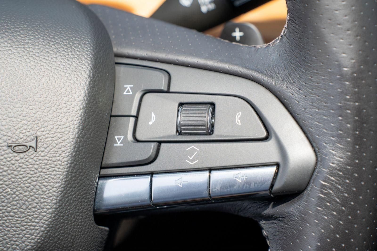 Used 2024 Cadillac XT4 Sport image 32