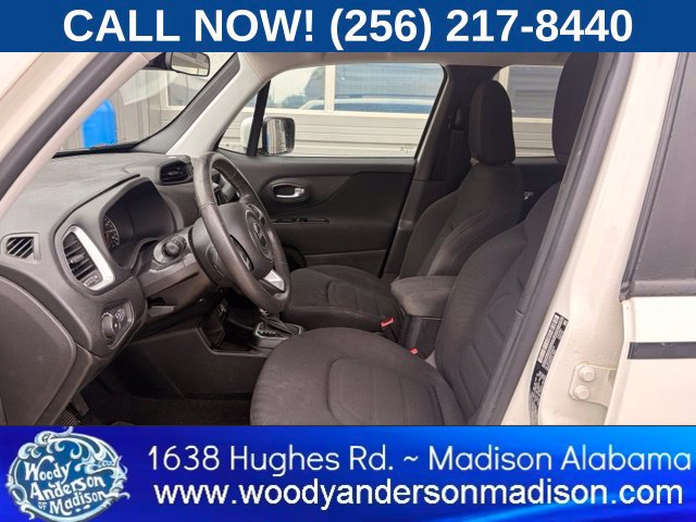 Used 2018 Jeep Renegade Latitude FWD image 10
