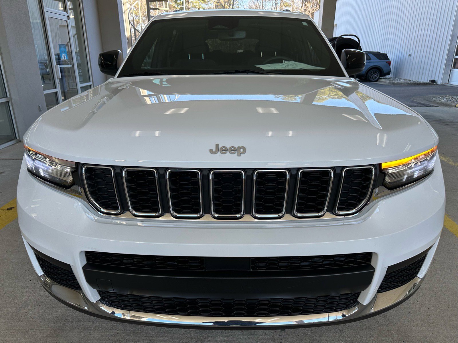 Used 2024 Jeep Grand Cherokee L Laredo w/ Luxury Tech Group I image 9