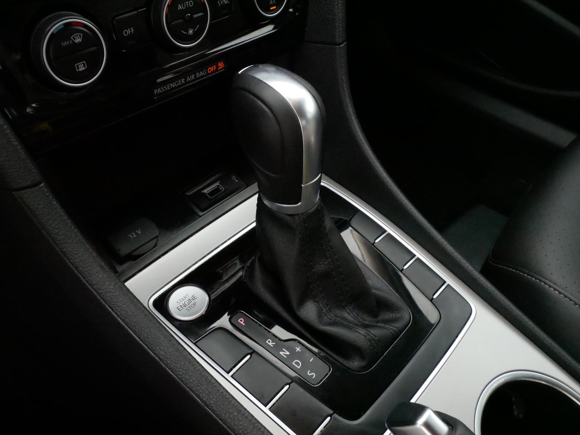 Certified 2020 Volkswagen Passat 2.0T R-Line FWD image 24