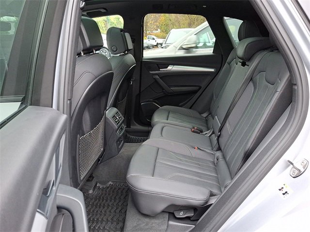Certified 2025 Audi Q5 2.0T Premium w/ Convenience Plus Package image 11