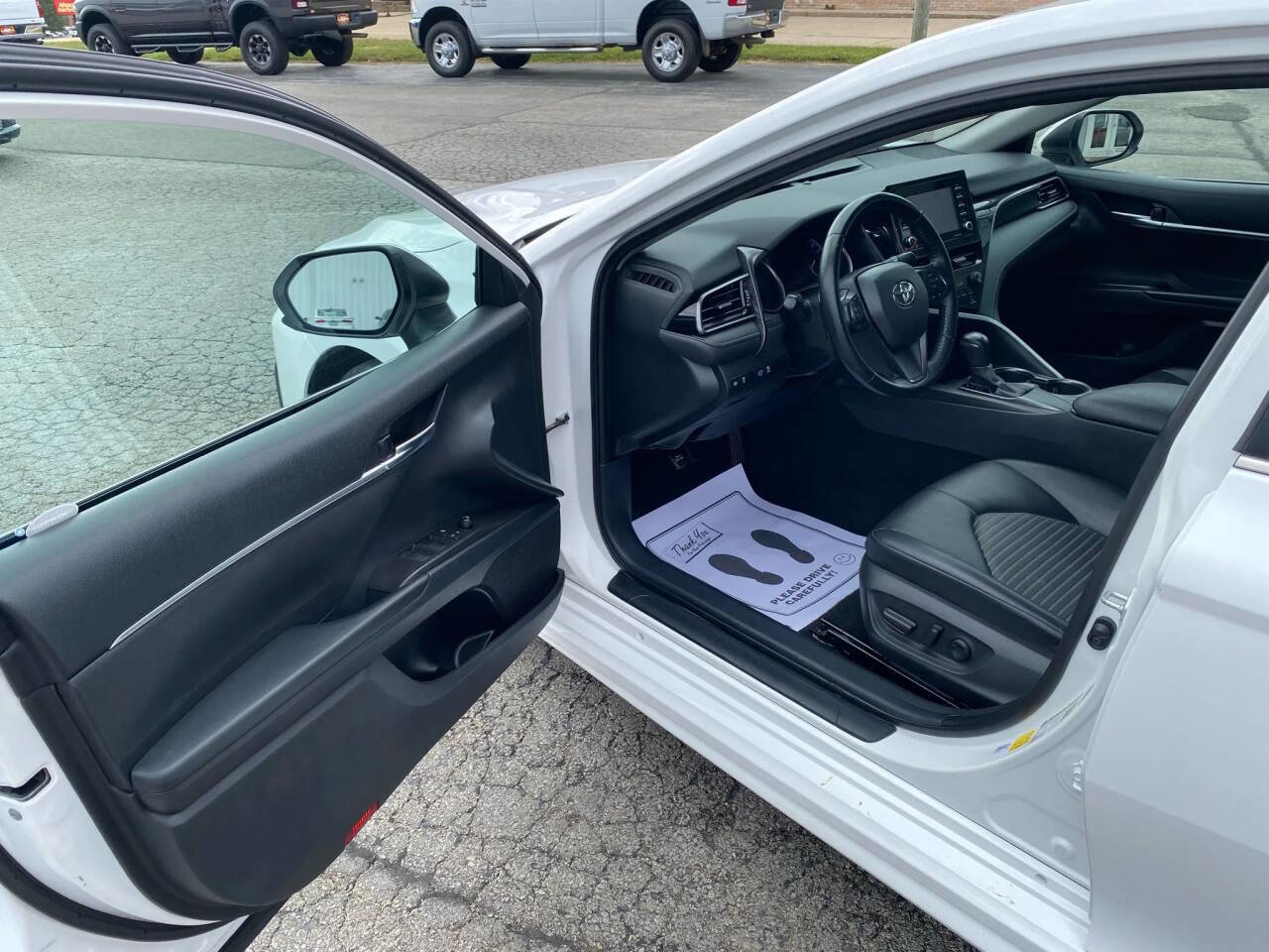 Used 2021 Toyota Camry SE image 12