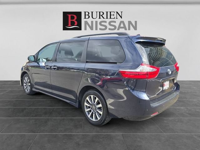 Used 2020 Toyota Sienna XLE w/ XLE Navigation Package AWD/4WD image 11