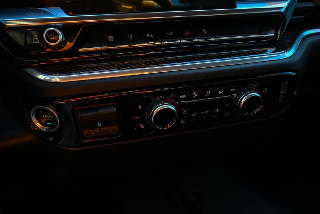 Used 2024 GMC Sierra 2500 SLE image 33