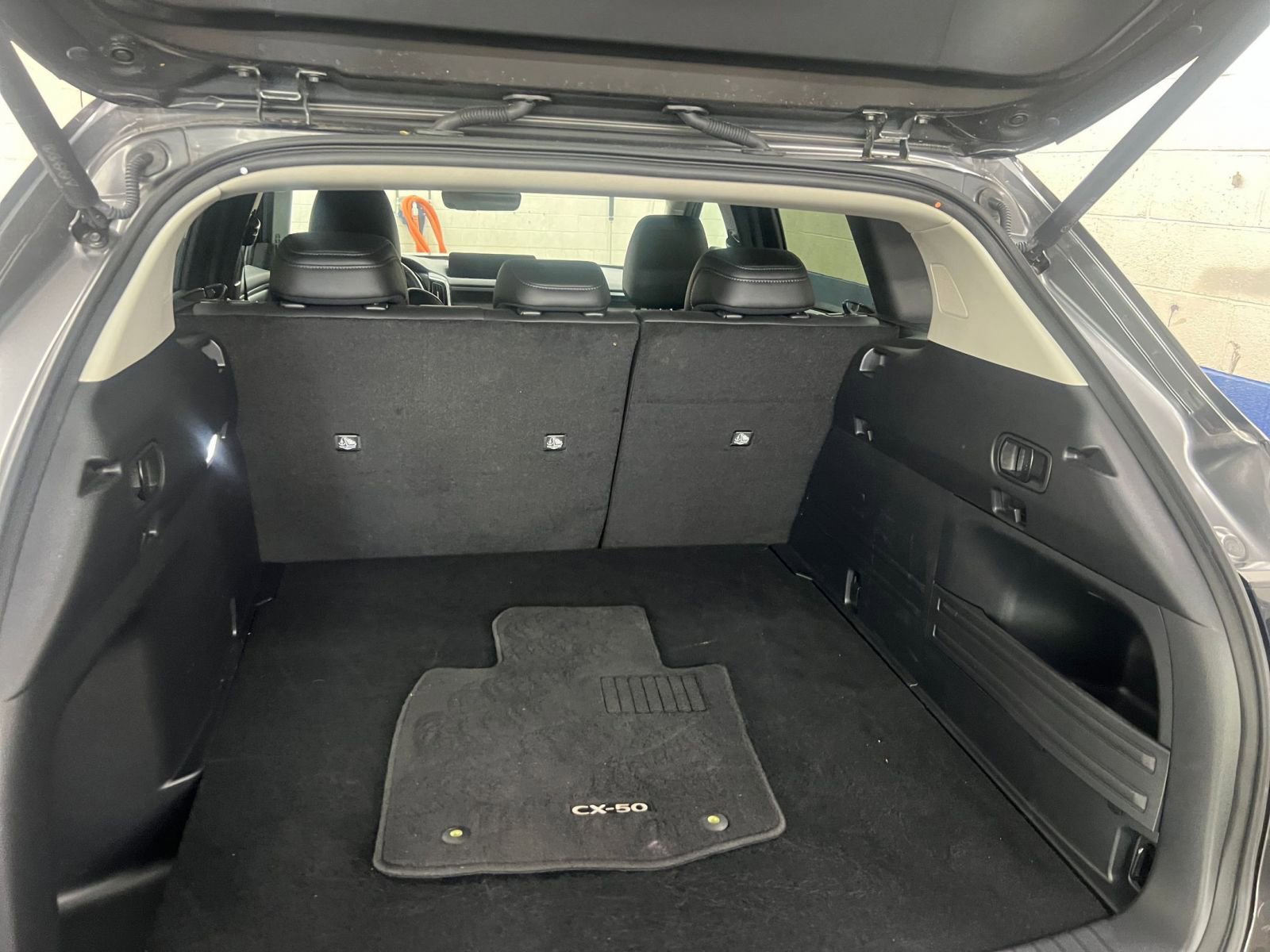 Used 2025 MAZDA CX-50 2.5 Hybrid w/ Premium Plus Pkg image 30