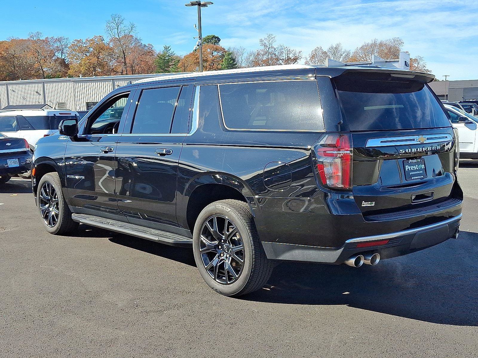 Used 2023 Chevrolet Suburban High Country image 6