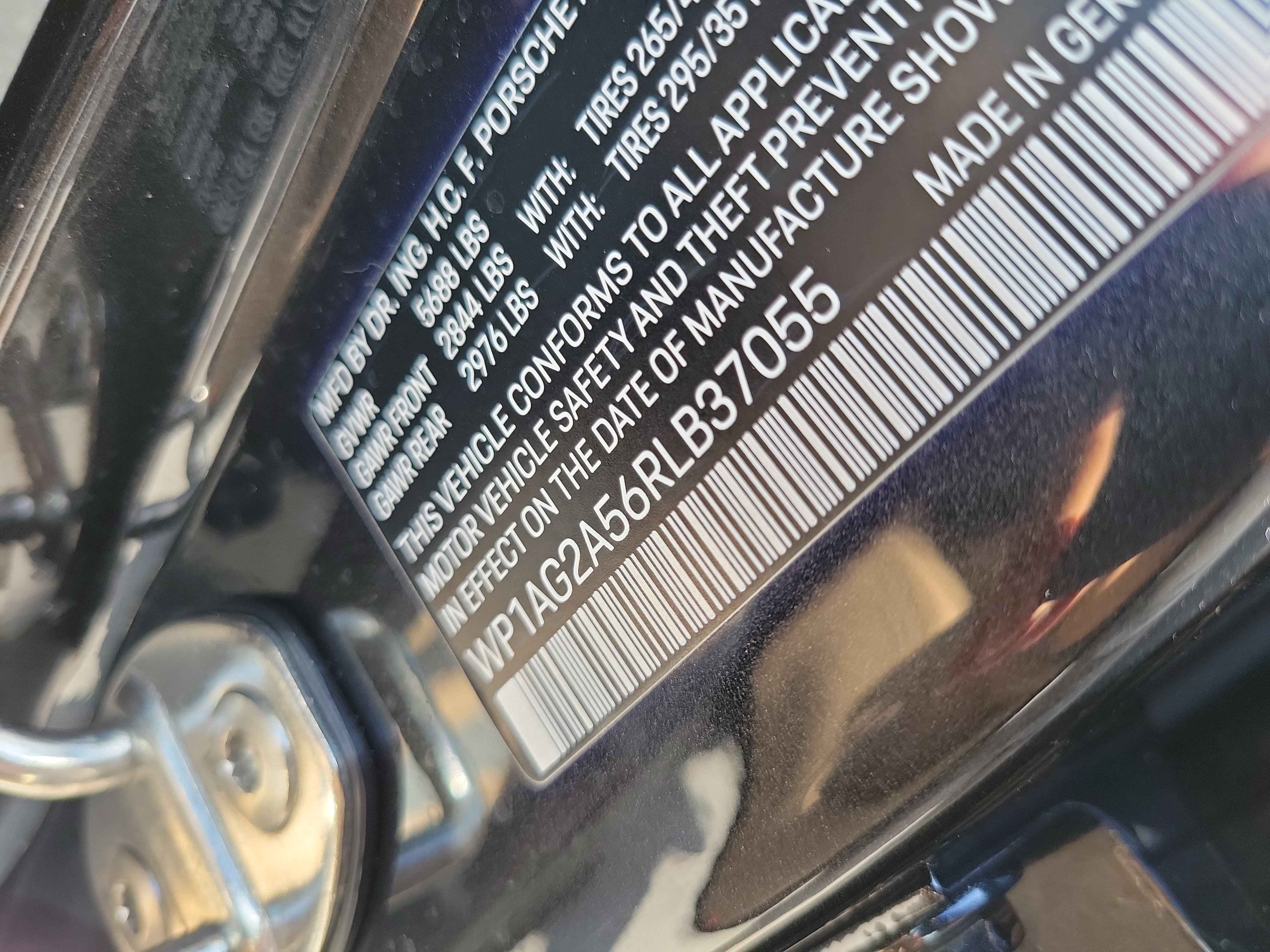 Certified 2024 Porsche Macan S AWD/4WD image 35