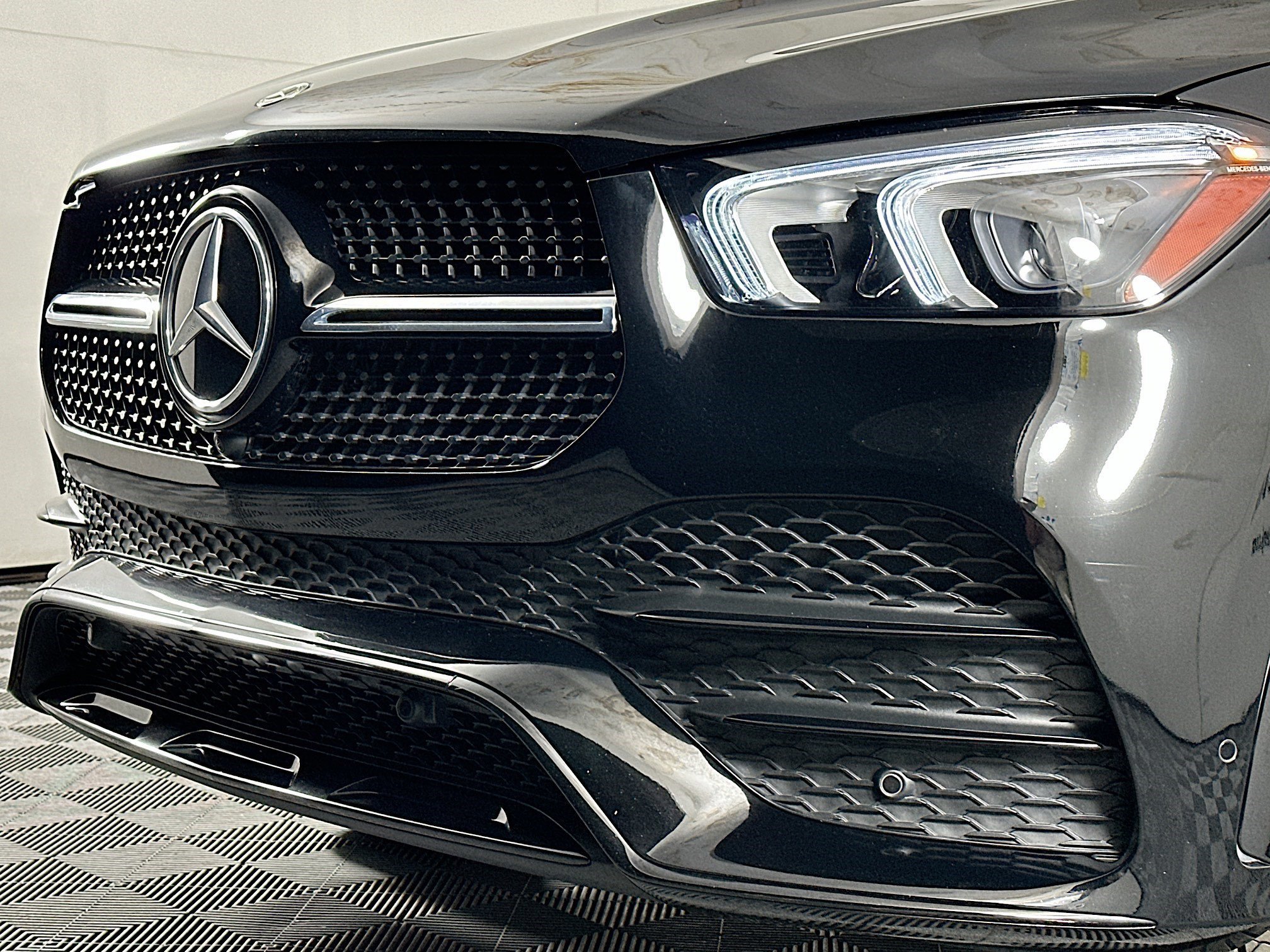 Used 2023 Mercedes-Benz GLE 450 4MATIC w/ AMG Line Exterior image 33