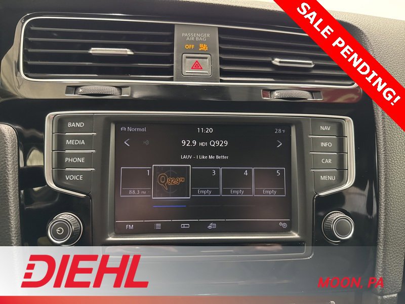 Used 2017 Volkswagen Golf R 4-Door image 29