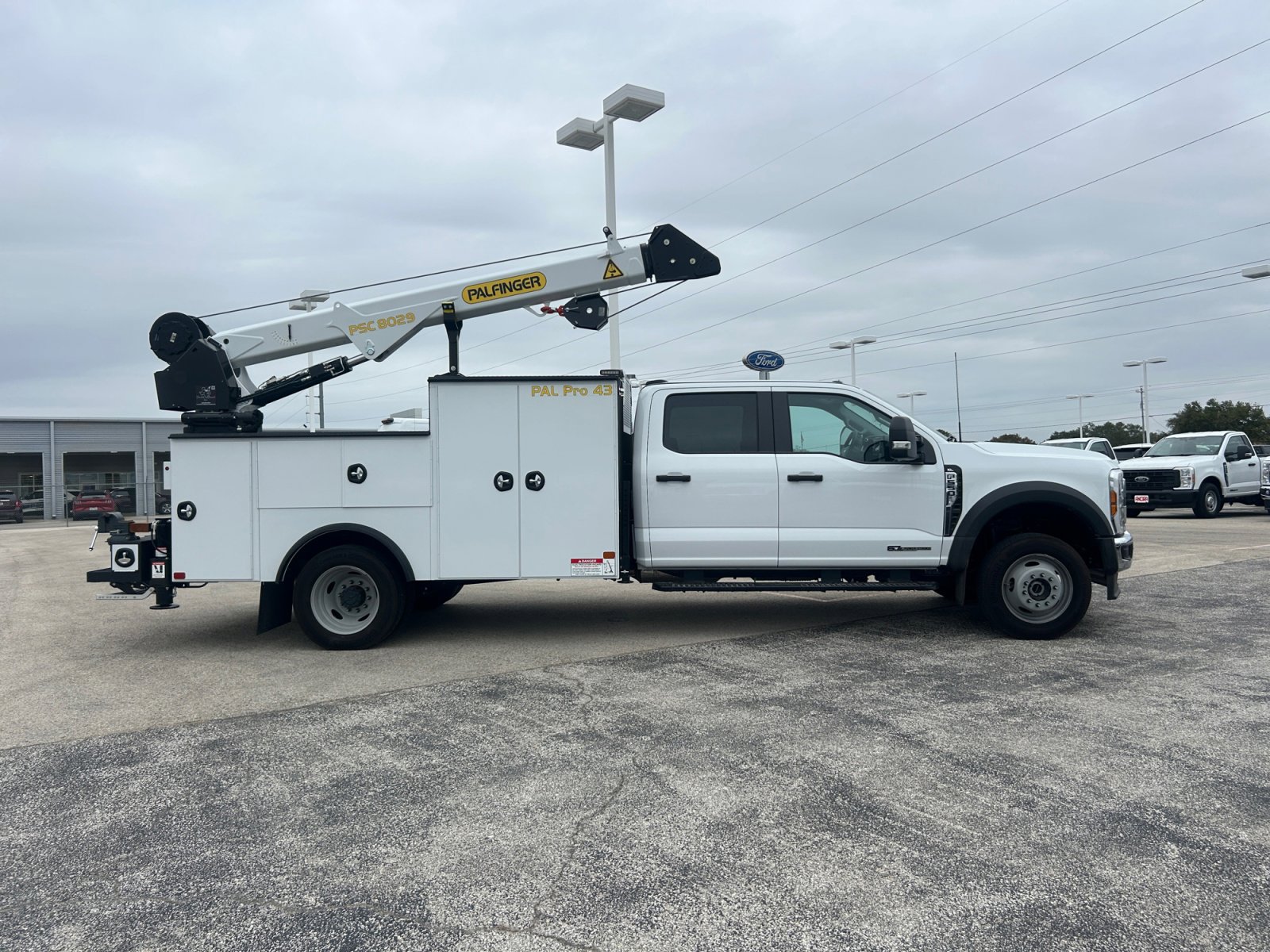 New 2026 Ford F550 4x4 Crew Cab image 22