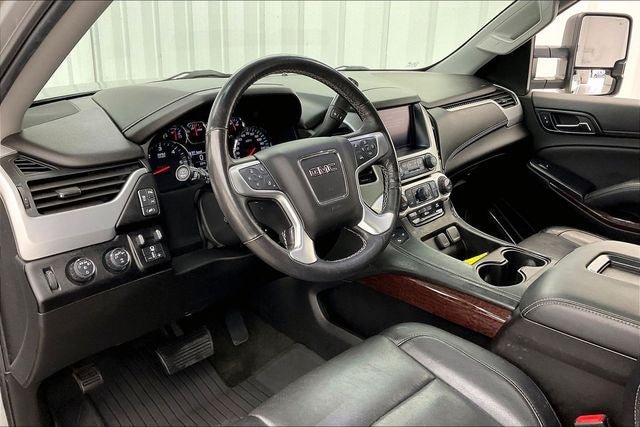 Used 2018 GMC Yukon XL SLT w/ Open Road Package AWD/4WD image 17