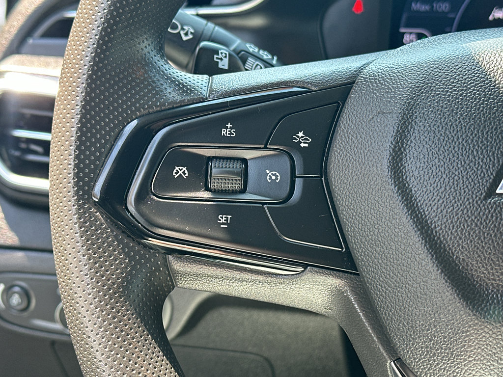 Used 2023 Chevrolet Bolt EUV LT w/ Driver Confidence Package FWD image 14