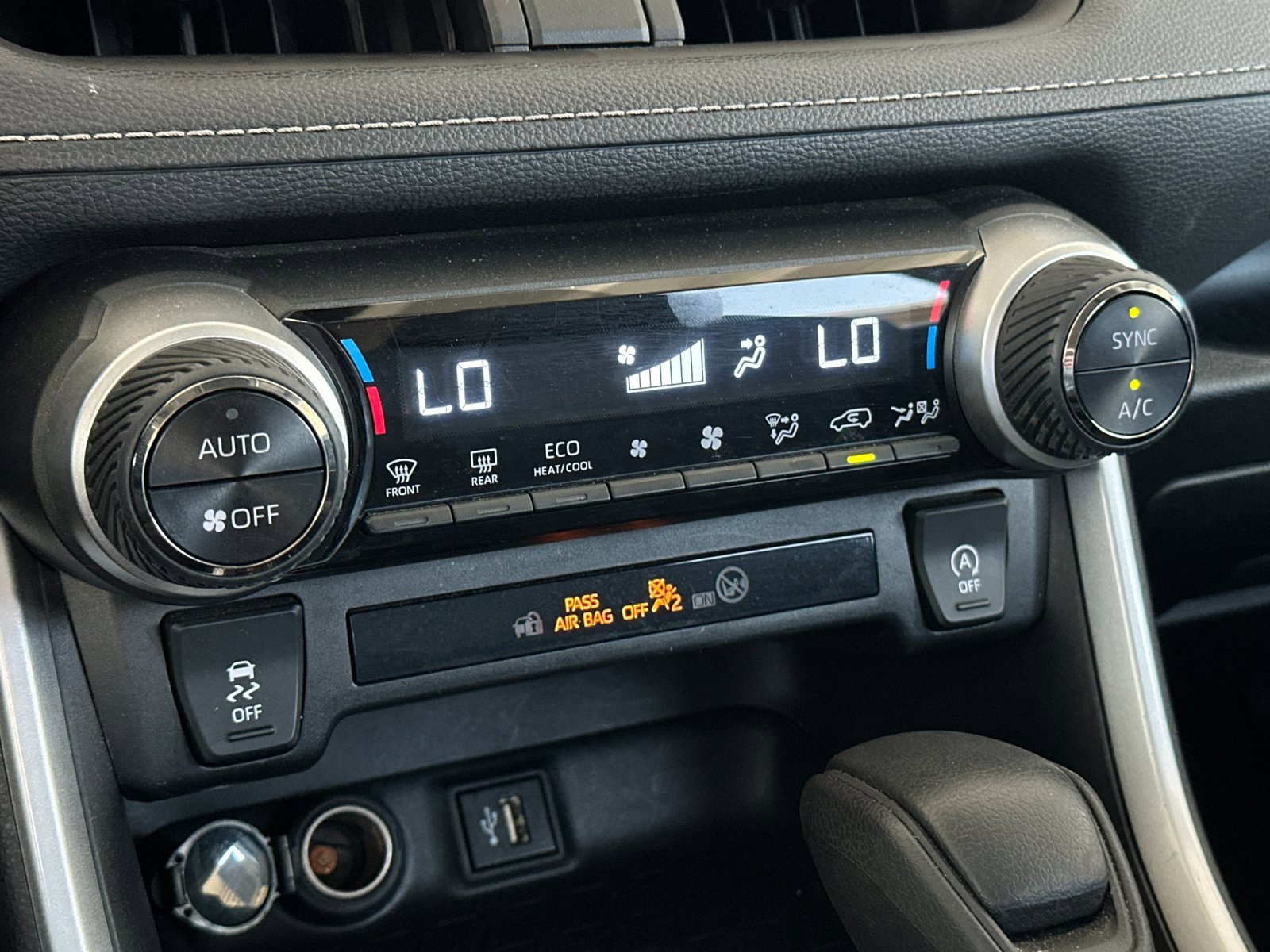 Used 2024 Toyota RAV4 XLE image 18