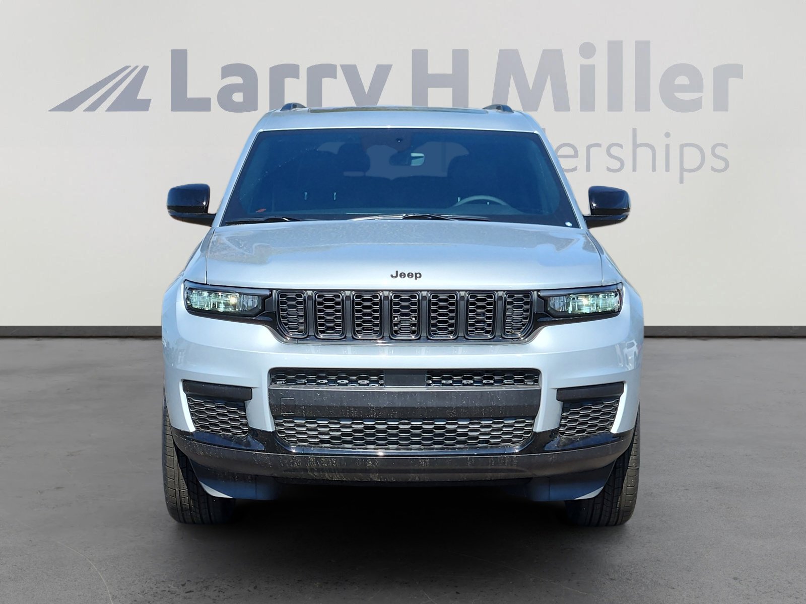 New 2025 Jeep Grand Cherokee L Altitude image 8