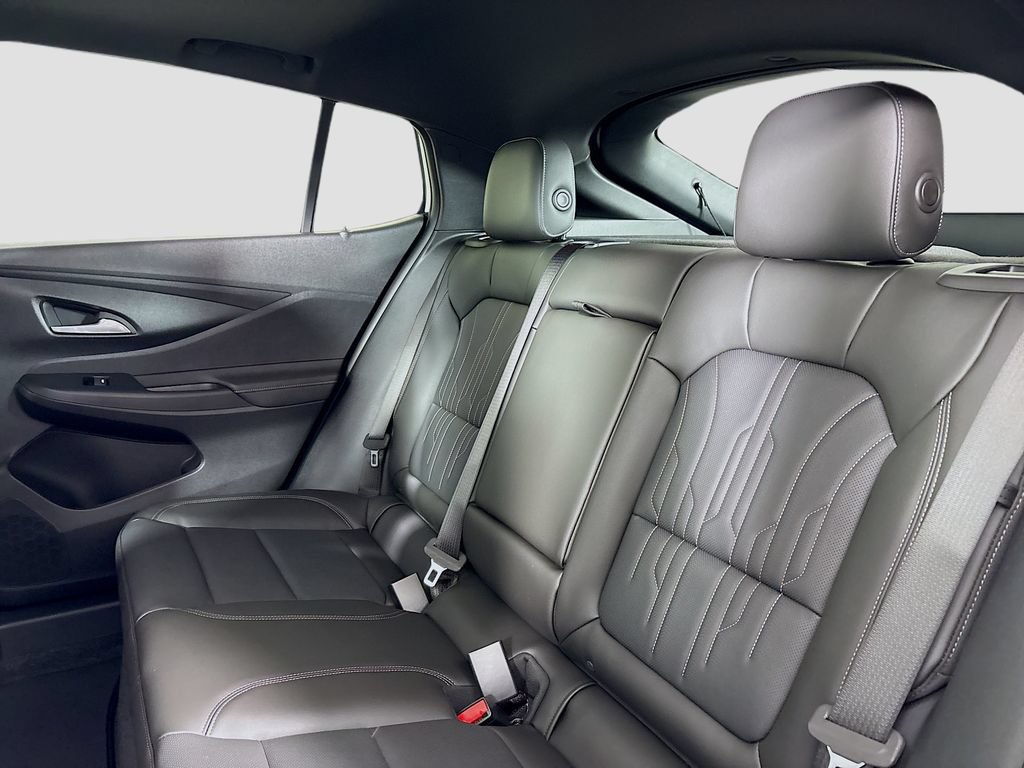 New 2026 Buick Envista Avenir FWD image 24