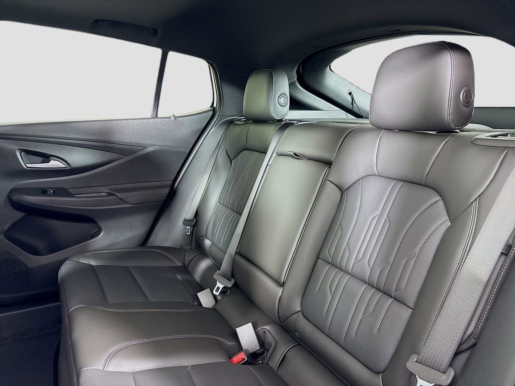 New 2026 Buick Envista Avenir FWD image 24